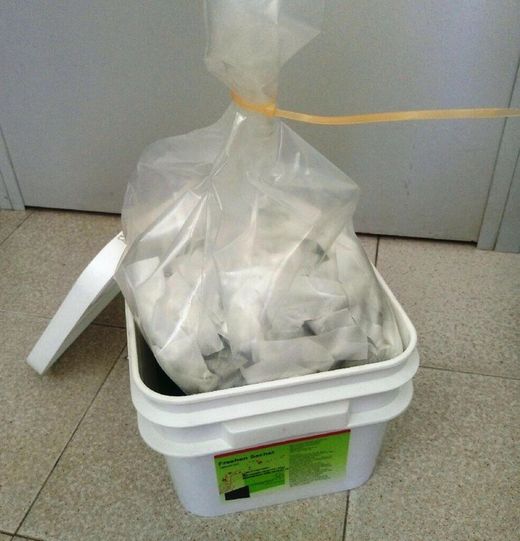 Enzimas para evitar los malos olores de los compreseros - caja de 150 unidades