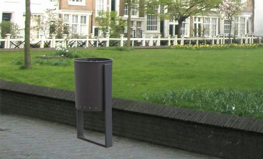 Papelera urbana en acero galvanizado basculante