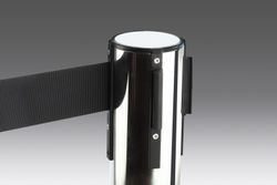 Poste con cinta extensible inoxidable